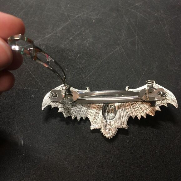 Gothic Bat Hair Clip, Silver, Vintage Inspired Engraved Lace Accent, Ele… - Picture 3 of 4